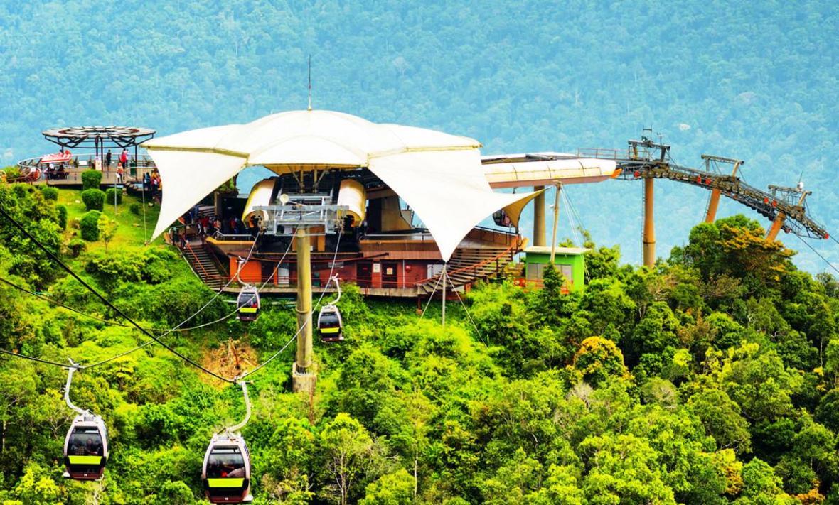 تله کابین سواری هیجان انگیز بر بلندای لنکاوی در تور مالزی