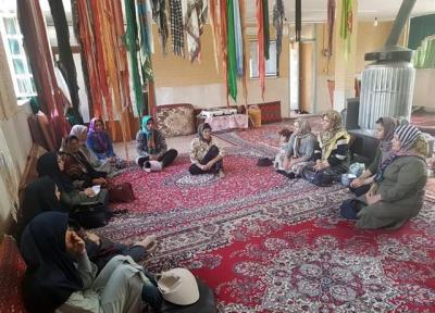 برگزاری دوره آموزش صنایع دستی برای بانوان عشایر روستای حاجی آباد استان قزوین