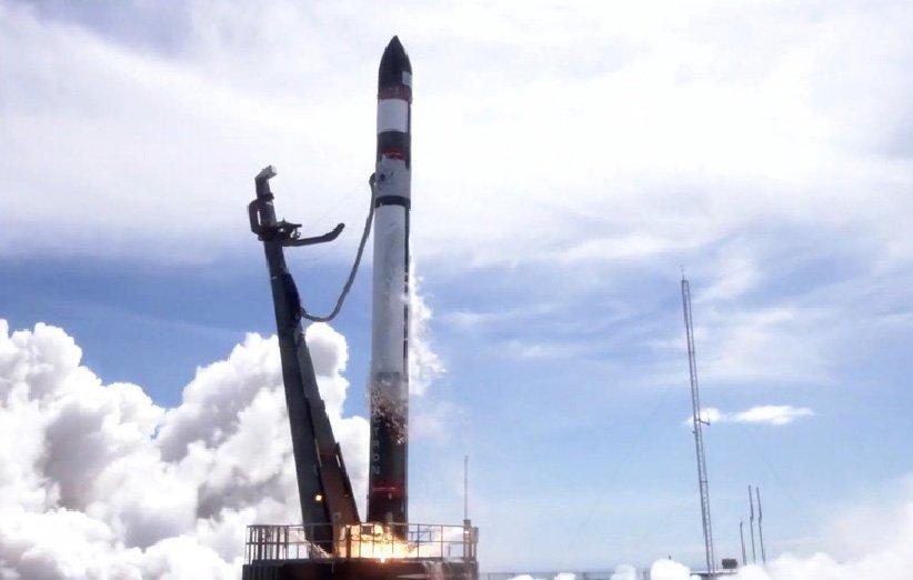 راکت لب بوستر موشک قابل بازیابی خود را با موفقیت آزمایش کرد