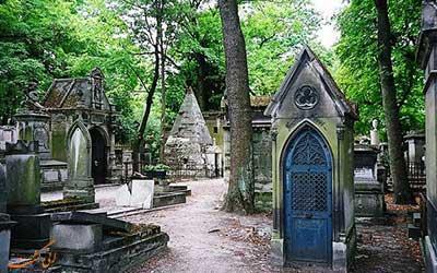 پرلاشز، یکی از معروف ترین قبرستان های دنیا